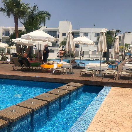 Apartment In Айя Напа Екстериор снимка