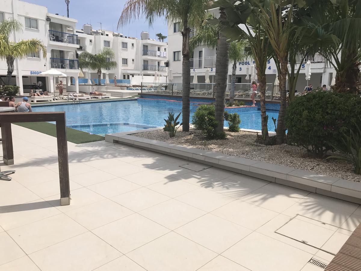 Apartment In Айя Напа Екстериор снимка