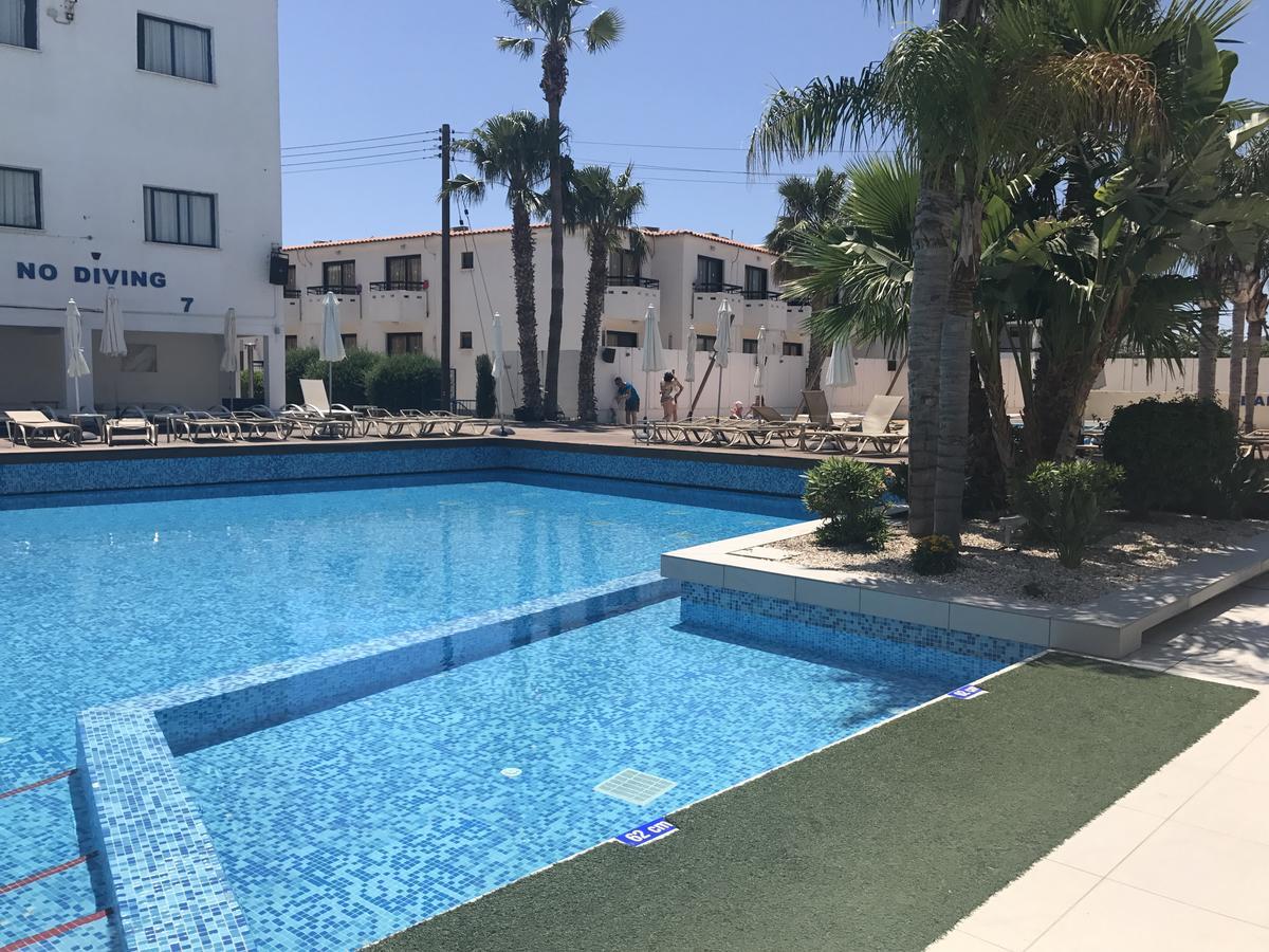 Apartment In Айя Напа Екстериор снимка