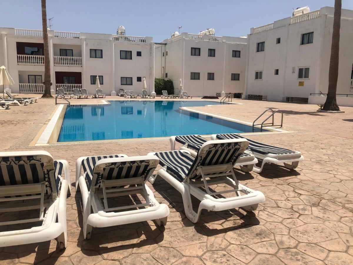 Apartment In Айя Напа Екстериор снимка